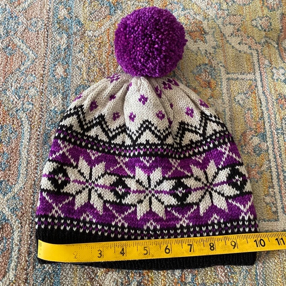 Nordic pom-pom beanie - Picture 2 of 3